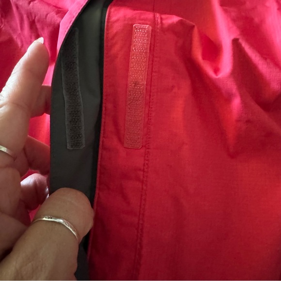 The North Face lightweight raining windbreaker S jacket running hooded pockets - Picture 4 of 8